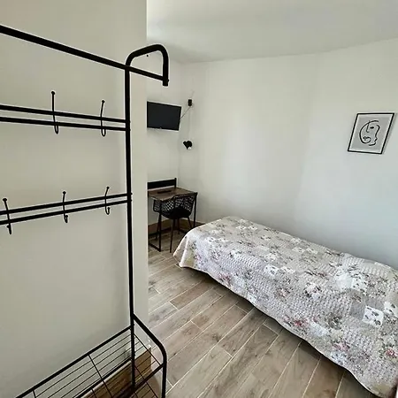 Du Tourisme Szálloda *